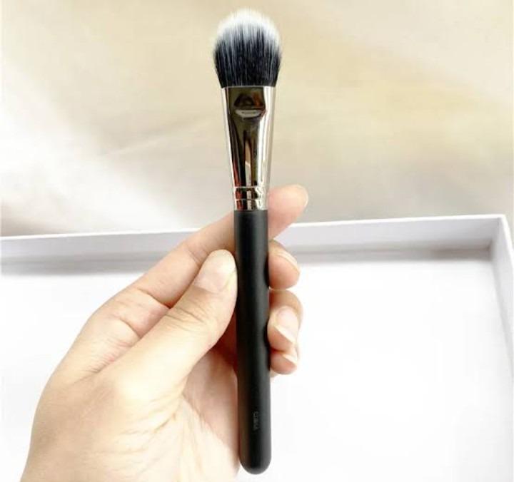 2 Pcs Makeup Brush