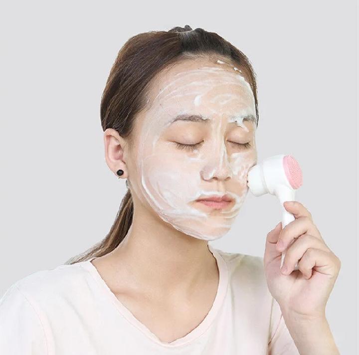 Easy To Clean Facial Cleansing Brush